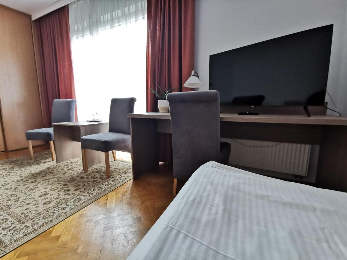 Zieliniec 2* Poznań